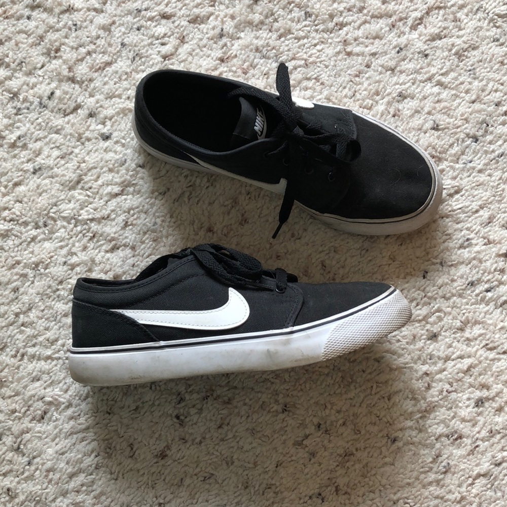 Nike Canvas Sneakers